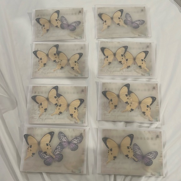 GORGEOUS! Set of Two Super Realistic Silk Butterfly handmade Hair Clips!! - Picture 6 of 6